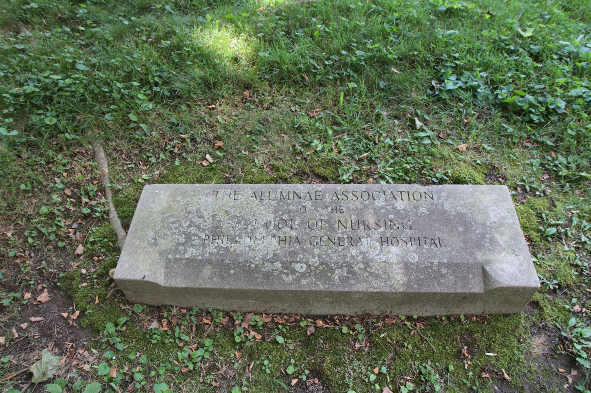 Mary Alice Mc Laughlin's tomb, Woodland Cemetery, Philadelphia (2).JPG